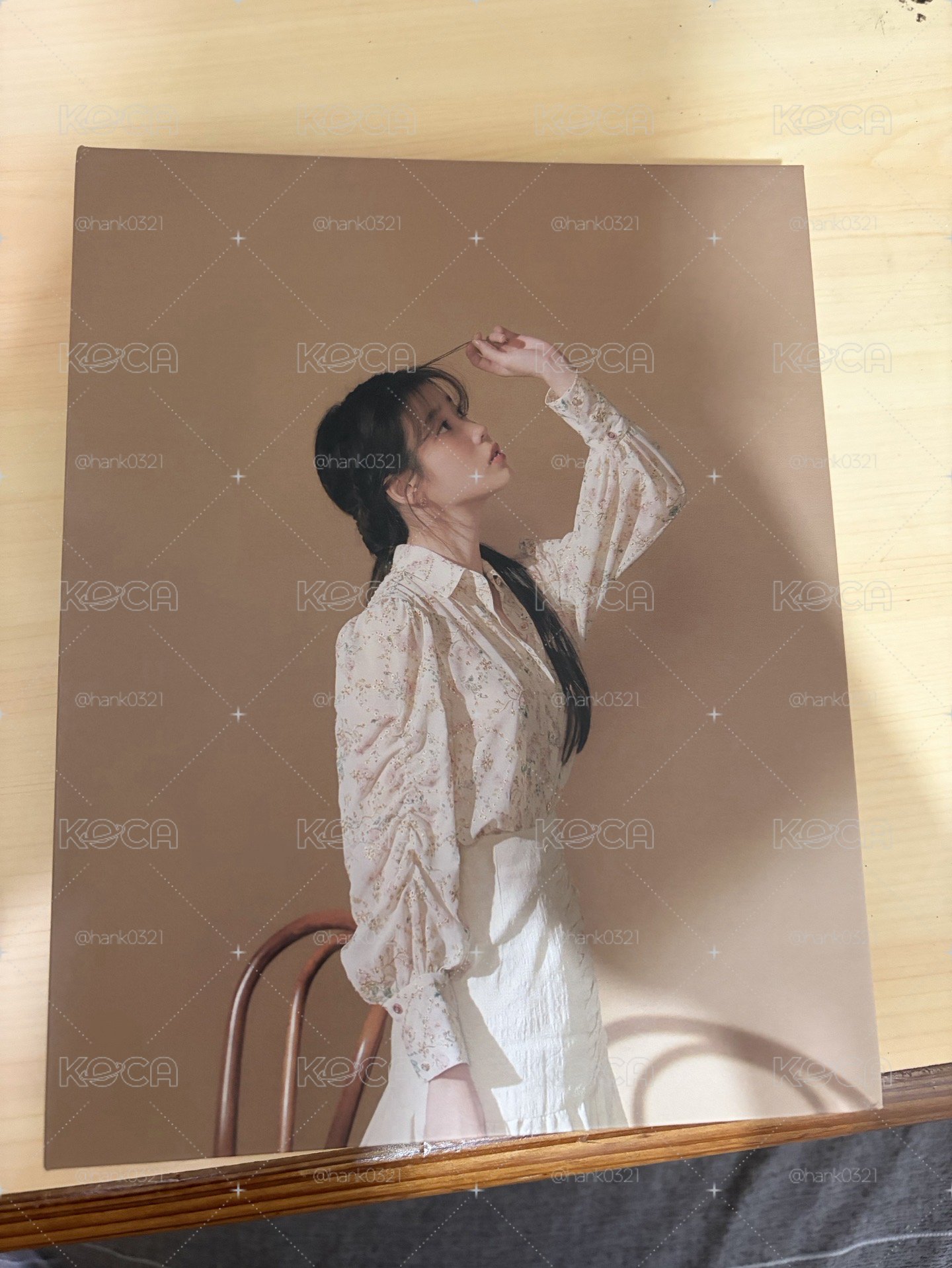 IU April 金卡冊 含小卡 