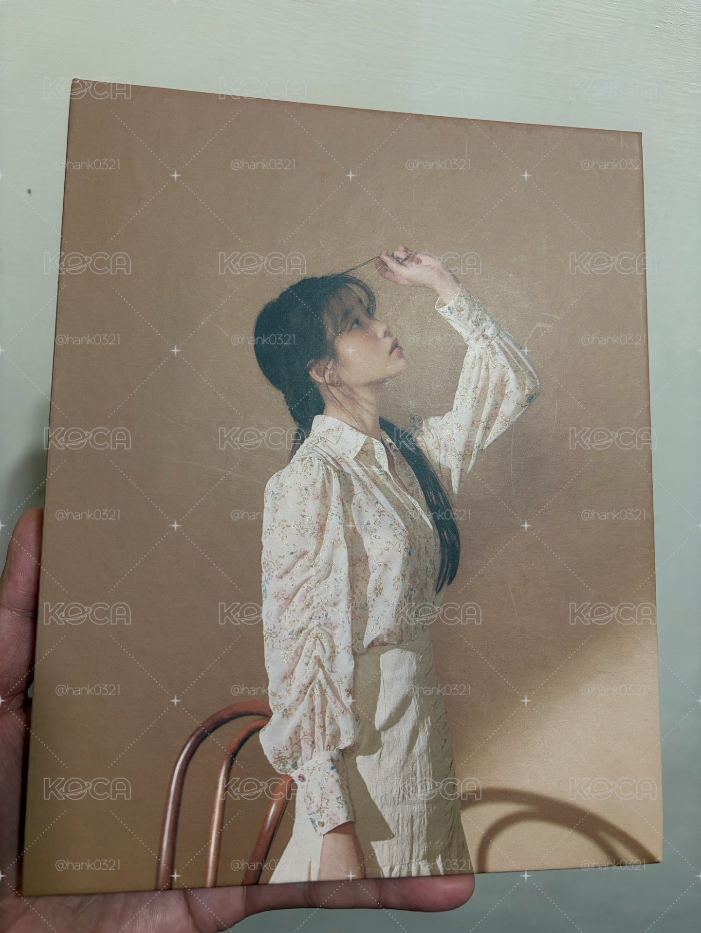 IU April 金卡冊 含小卡 