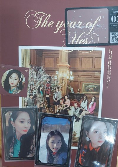 the year of "yes" tzuyu set