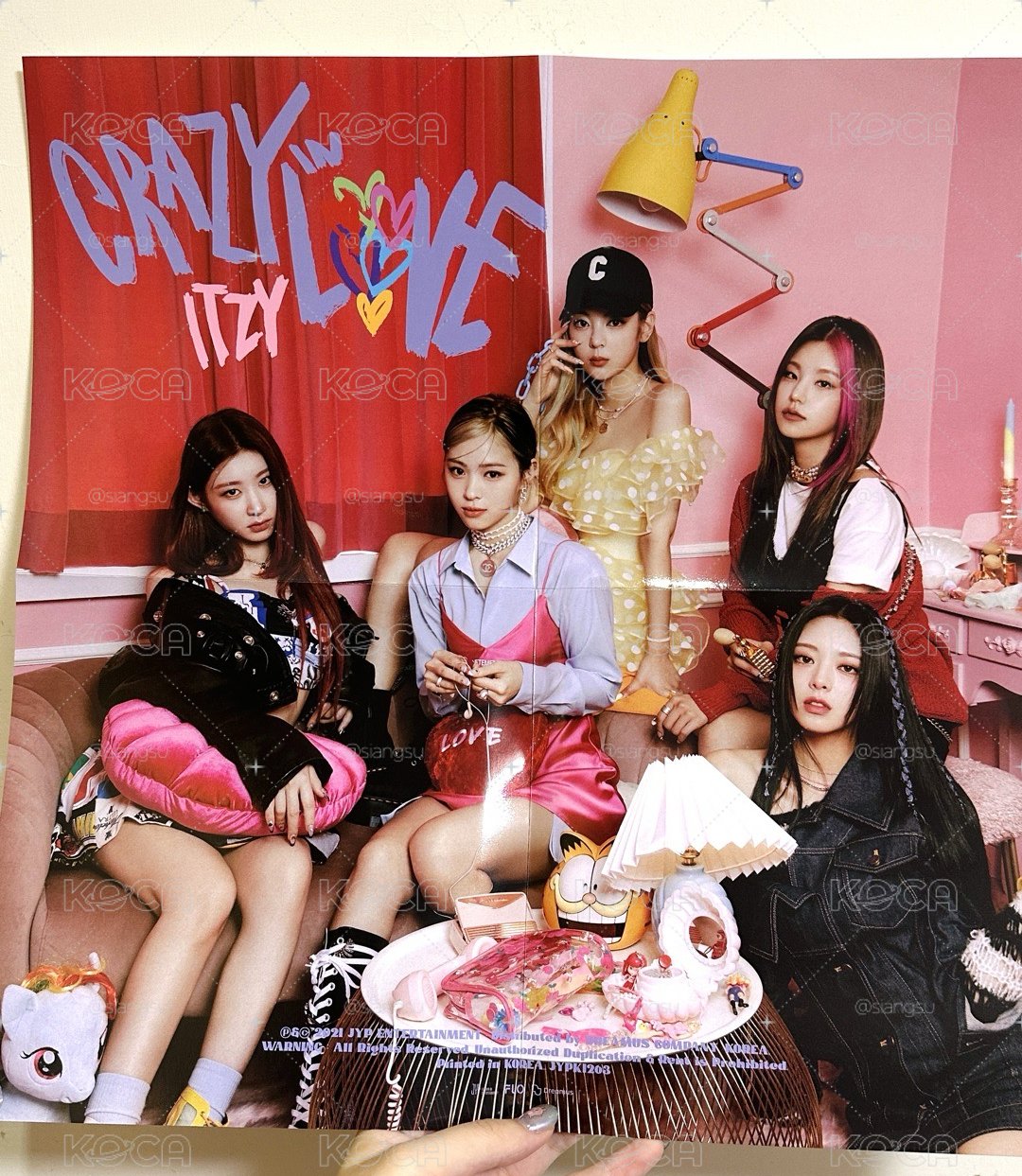 ITZY 小海報