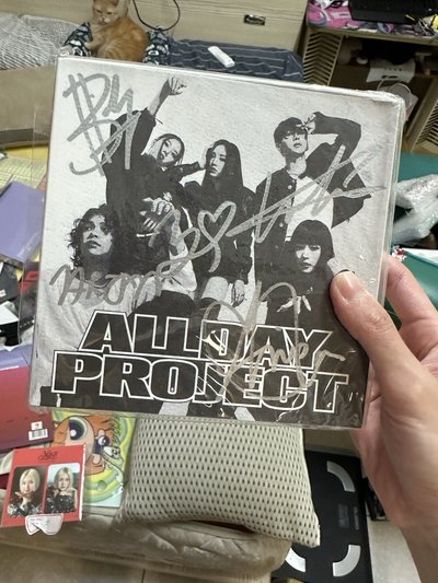 Allday project 出道專輯 （簽名版）