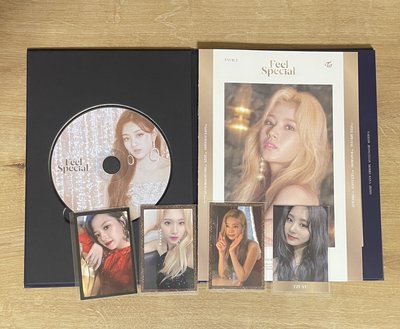 TWICE 半專