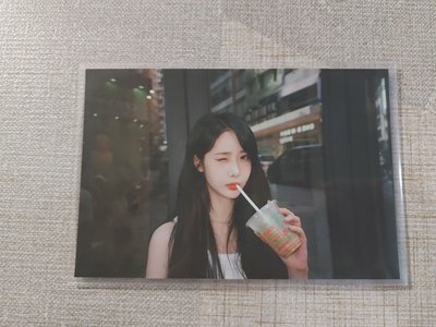 VIVIZ 銀河 信飛 嚴智 明信片