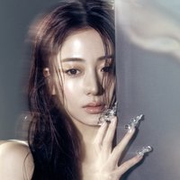 HUH YUNJIN