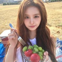 直井怜頰肉