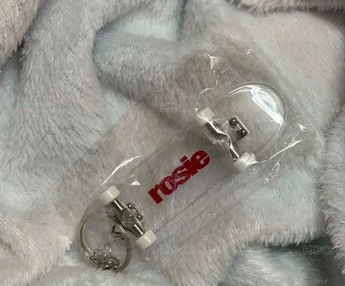 出透明滑板 👯‍♀️