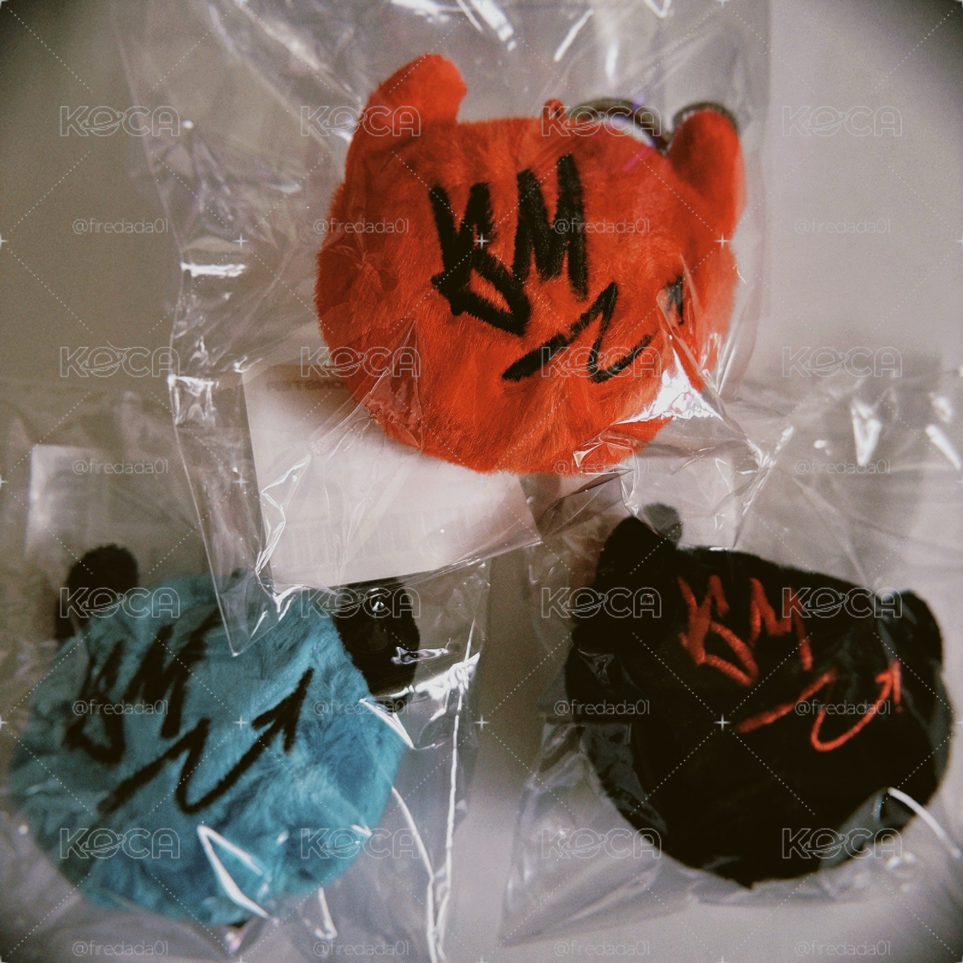 babymonster 黑藍紅絨毛鑰匙圈（無卡）