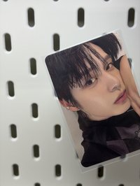 靠著手的地雄