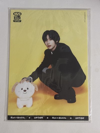 anton hug海報