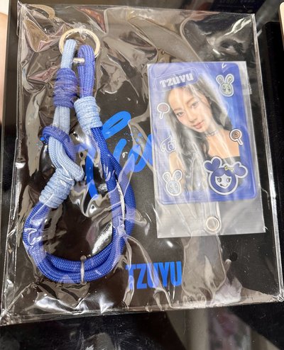 六巡 JYP JAPAN 日巡 子瑜手機掛繩組