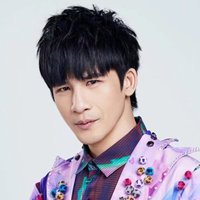 大張偉