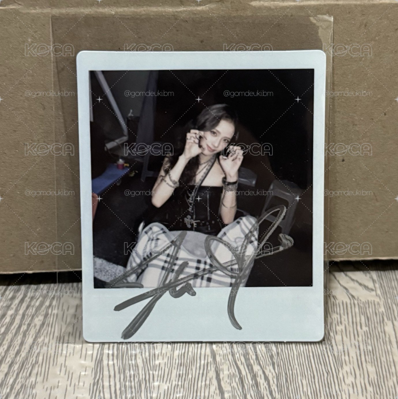 現貨 · BP JISOO A版貓爪親簽拍立得