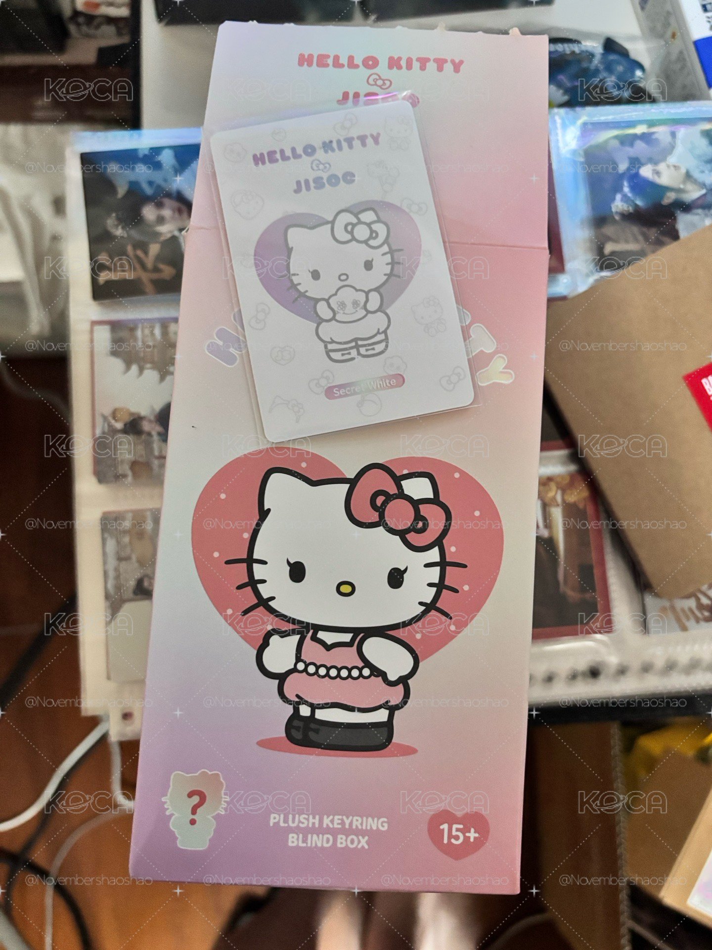 Jisoo x hello kitty 隱藏白