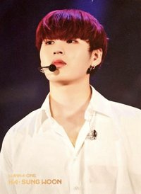 ONE : THE WORLD 演唱會 DVD / CD 卡 