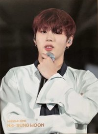 ONE : THE WORLD 演唱會 DVD / CD 卡 