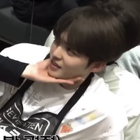 茜