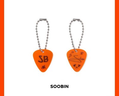 TXT[MOA CON ]GUITAR PICK  Lucky Draw 撥片