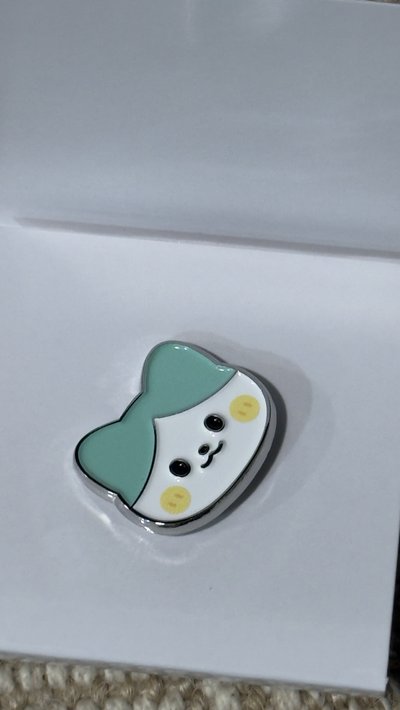 日周 隨機金屬徽章