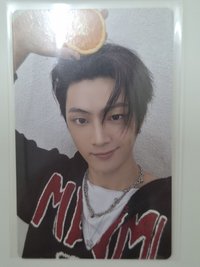 萌萌的頂著水果