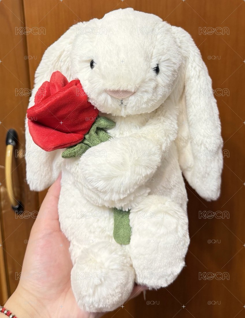 抱玫瑰兔 現貨