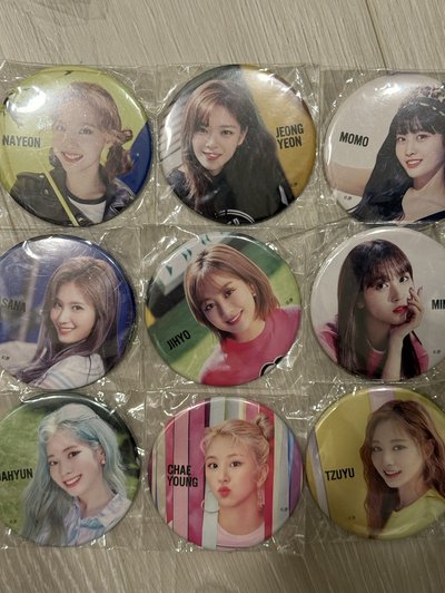 Twice happy happy徽章