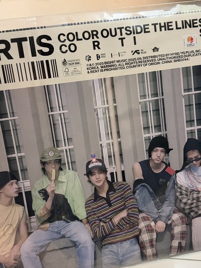 CORTIS COLOR OUTSIDE THE LINES 黑膠 