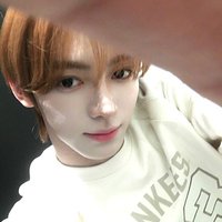 直井怜頰肉