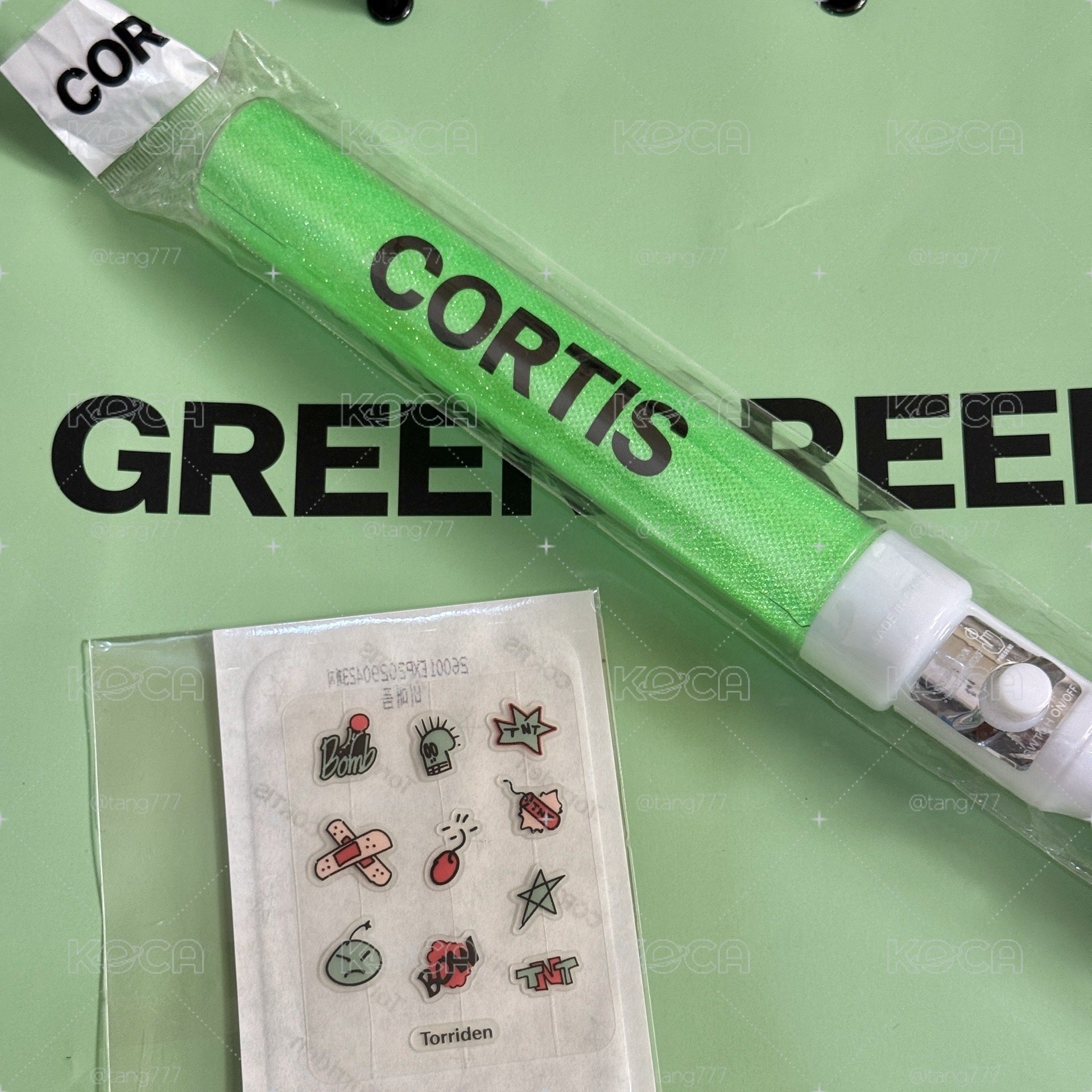CORTIS迷二 綠綠應援手燈+痘痘貼