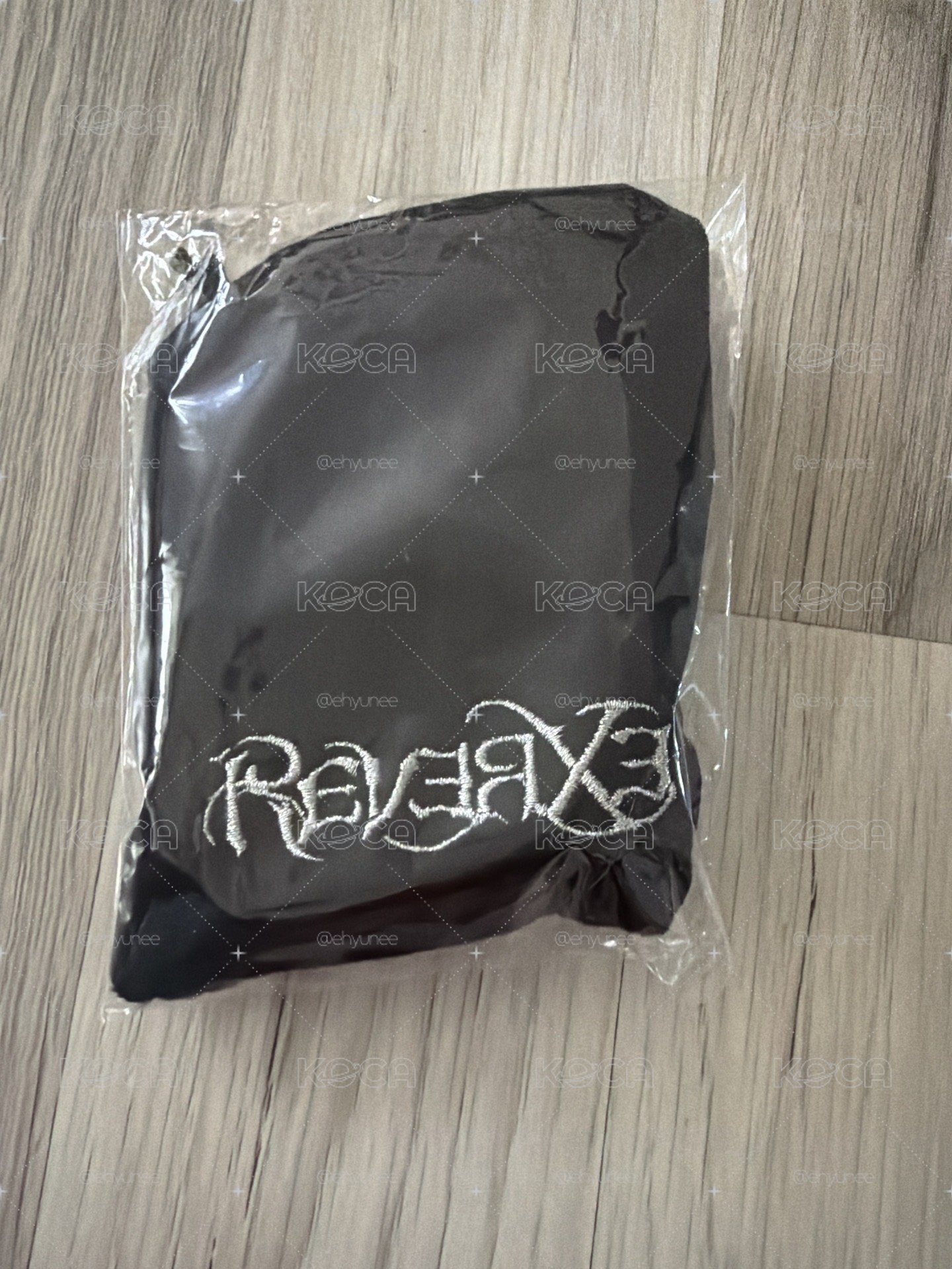 EXO REVERXE 快閃店 鯊魚夾
