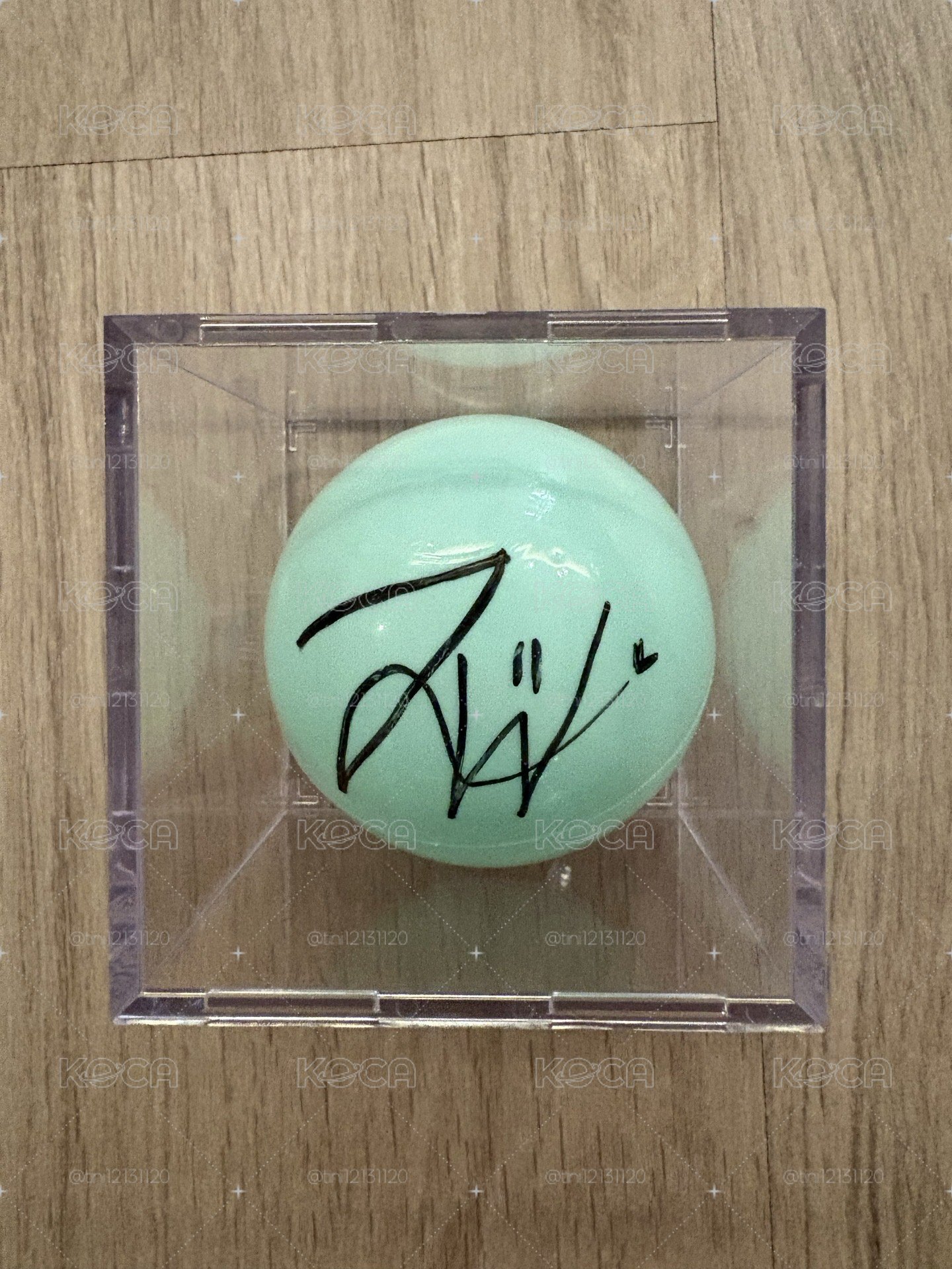 Jiwoo 簽名球