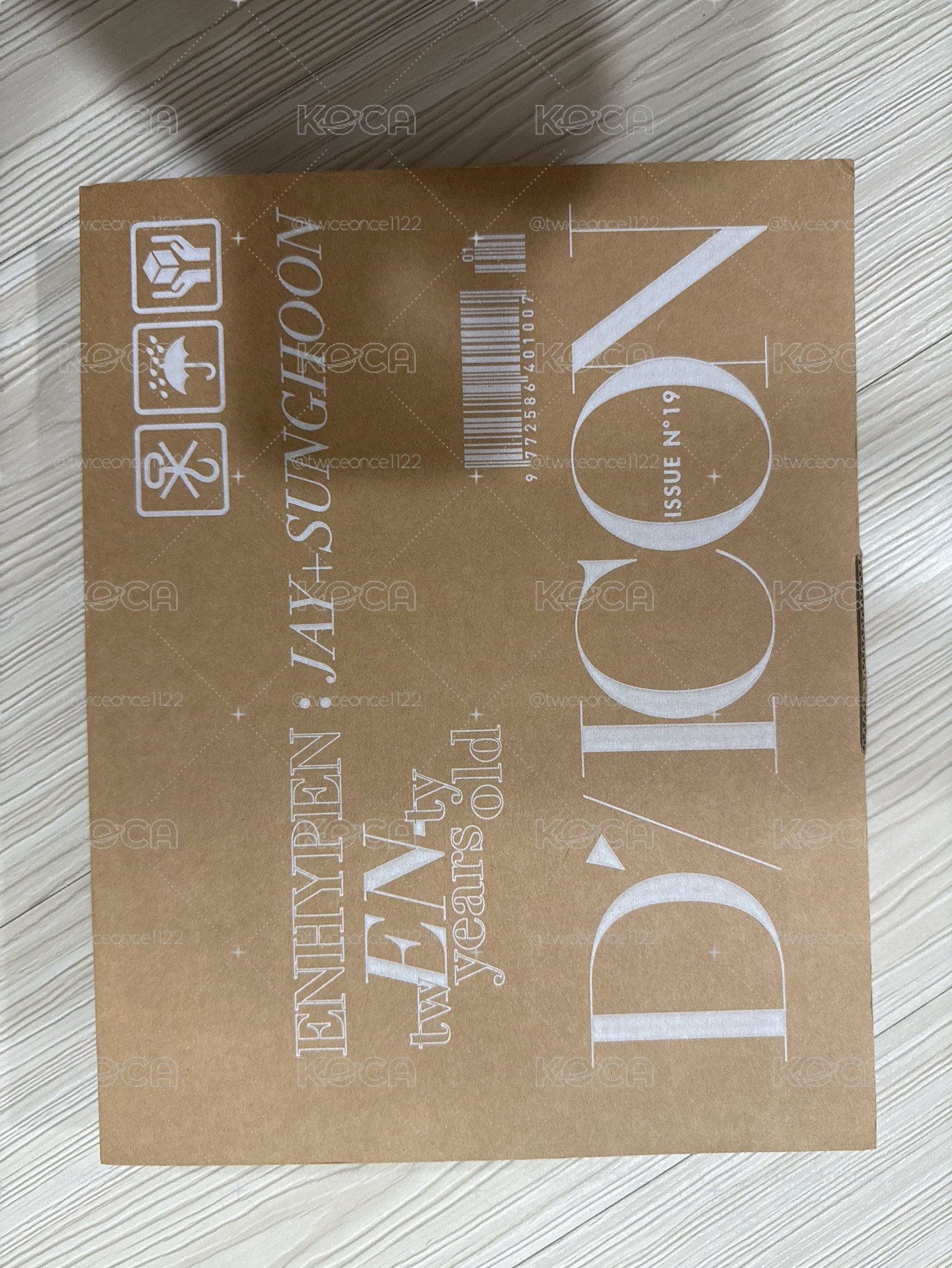 D社雜誌 Jay+Sunghoon 已拆無小卡其餘配置皆在