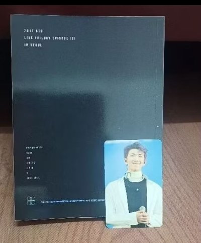 BTS早期DVD(Wings Tour巡迴演唱會)整組含海報、RM官方小卡
