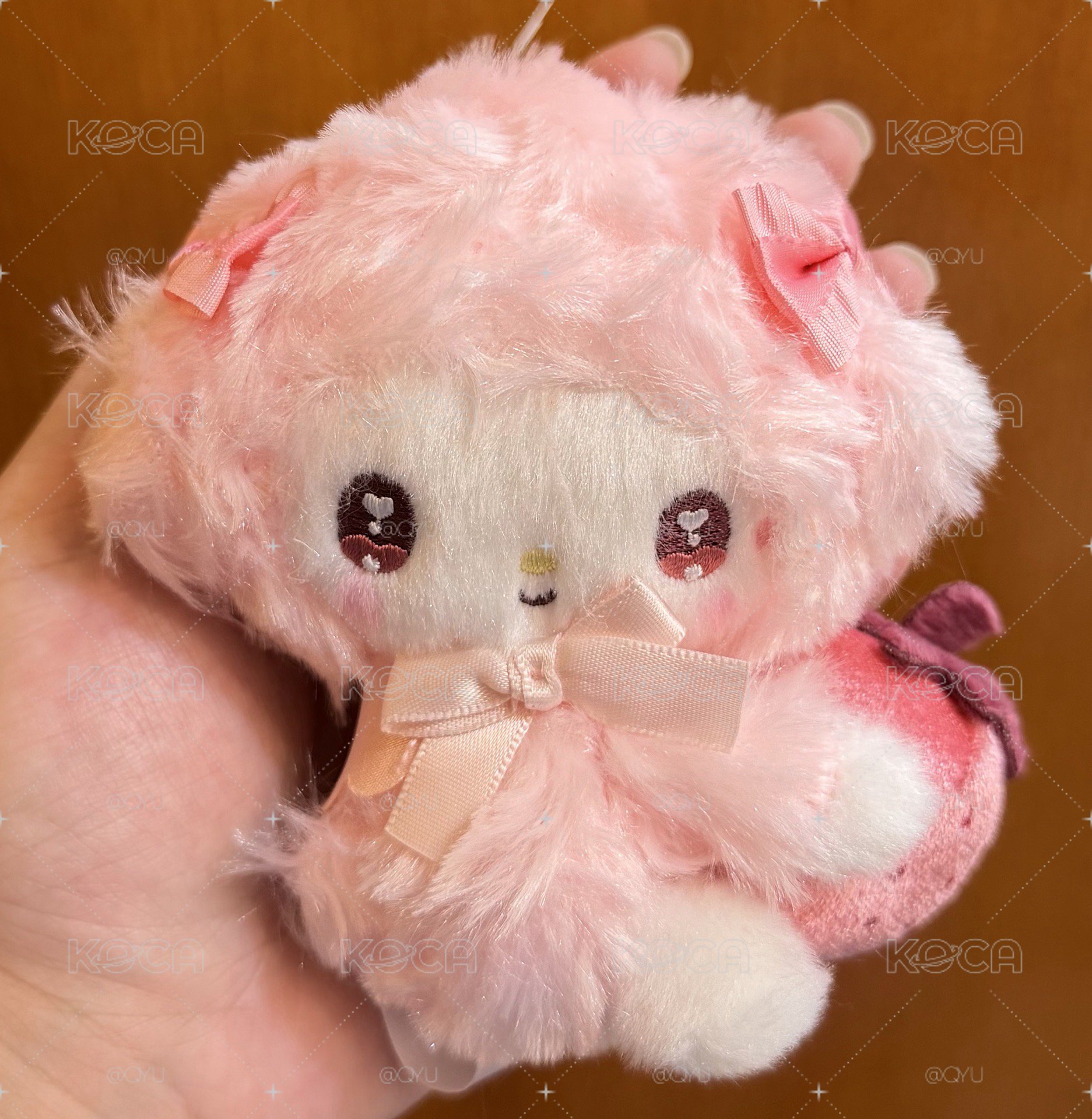   DollyMixPetit 抱草莓小羊吊飾