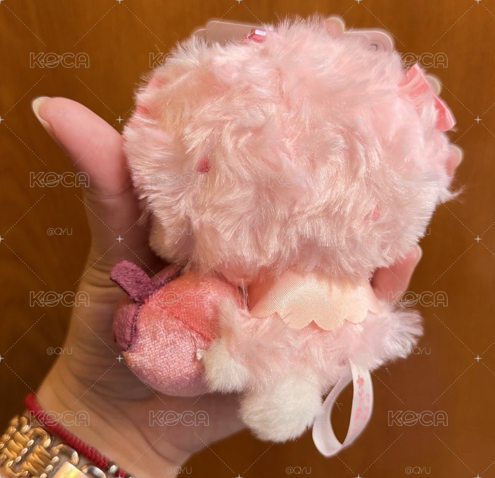   DollyMixPetit 抱草莓小羊吊飾