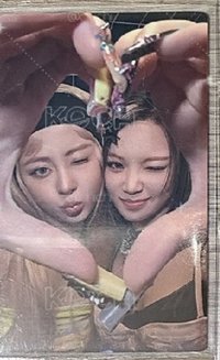 DIFFERENT 日專卡