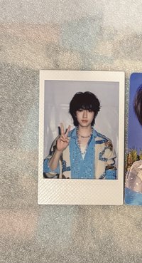 六週年拍藍衣