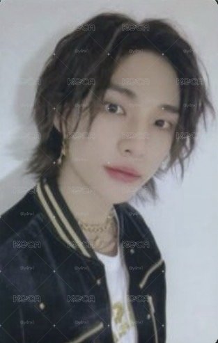 📌中背 Stray Kids 5-STAR yzy3.0特典卡 鉉辰