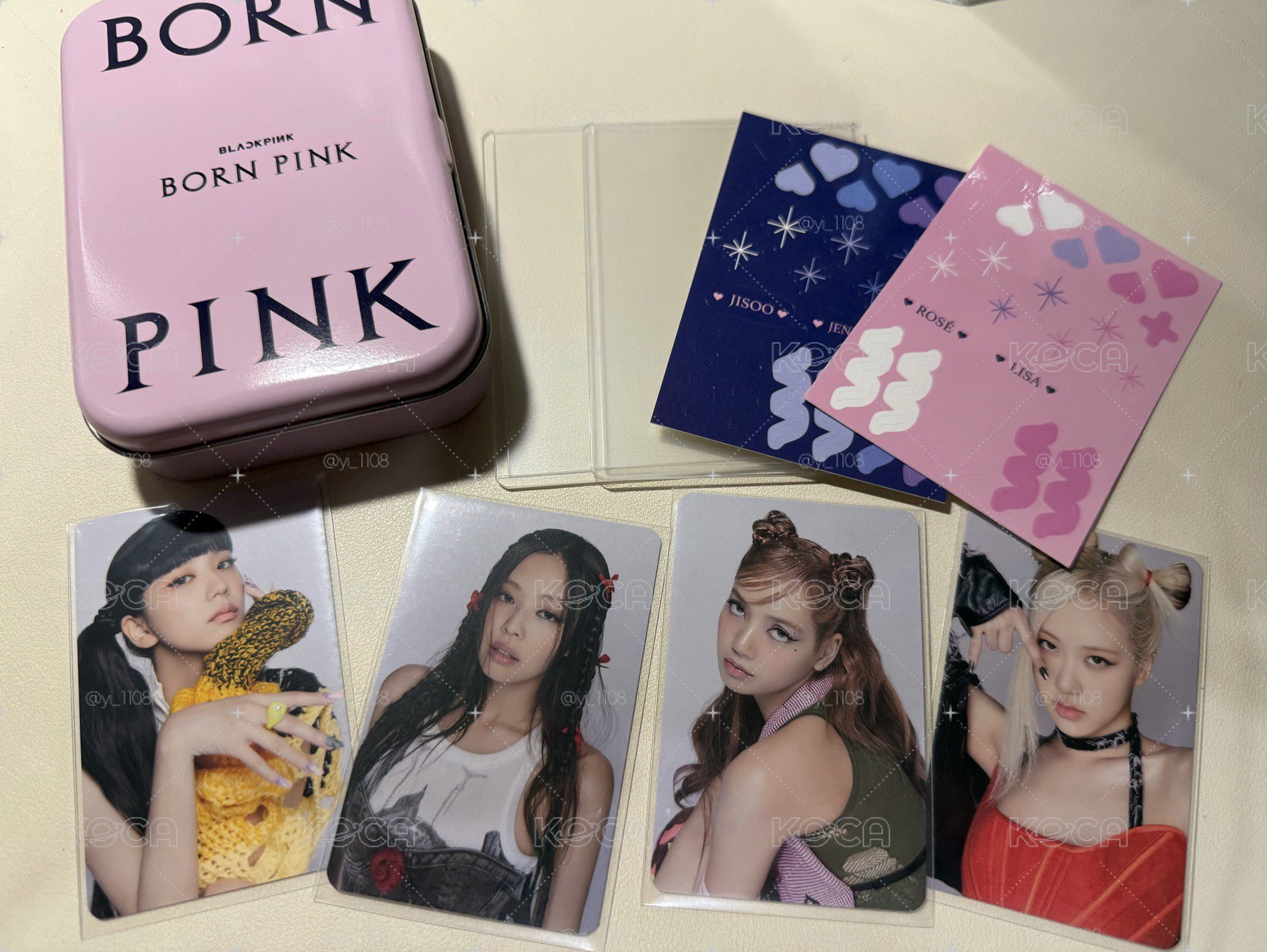 Born Pink鐵盒 僅無粉色卡背的四張卡