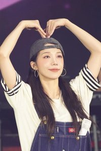 JEUNNIE