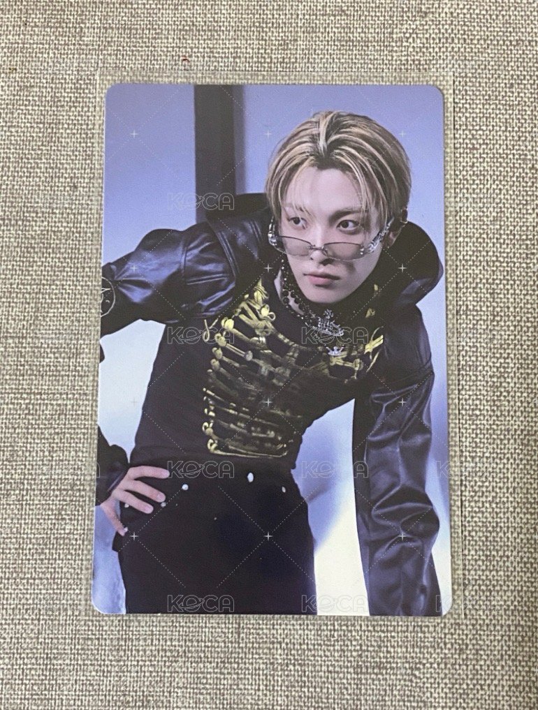 中擺pose