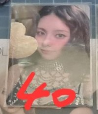 麵lo專卡（拿餅乾）