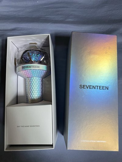 Seventeen 二代手燈