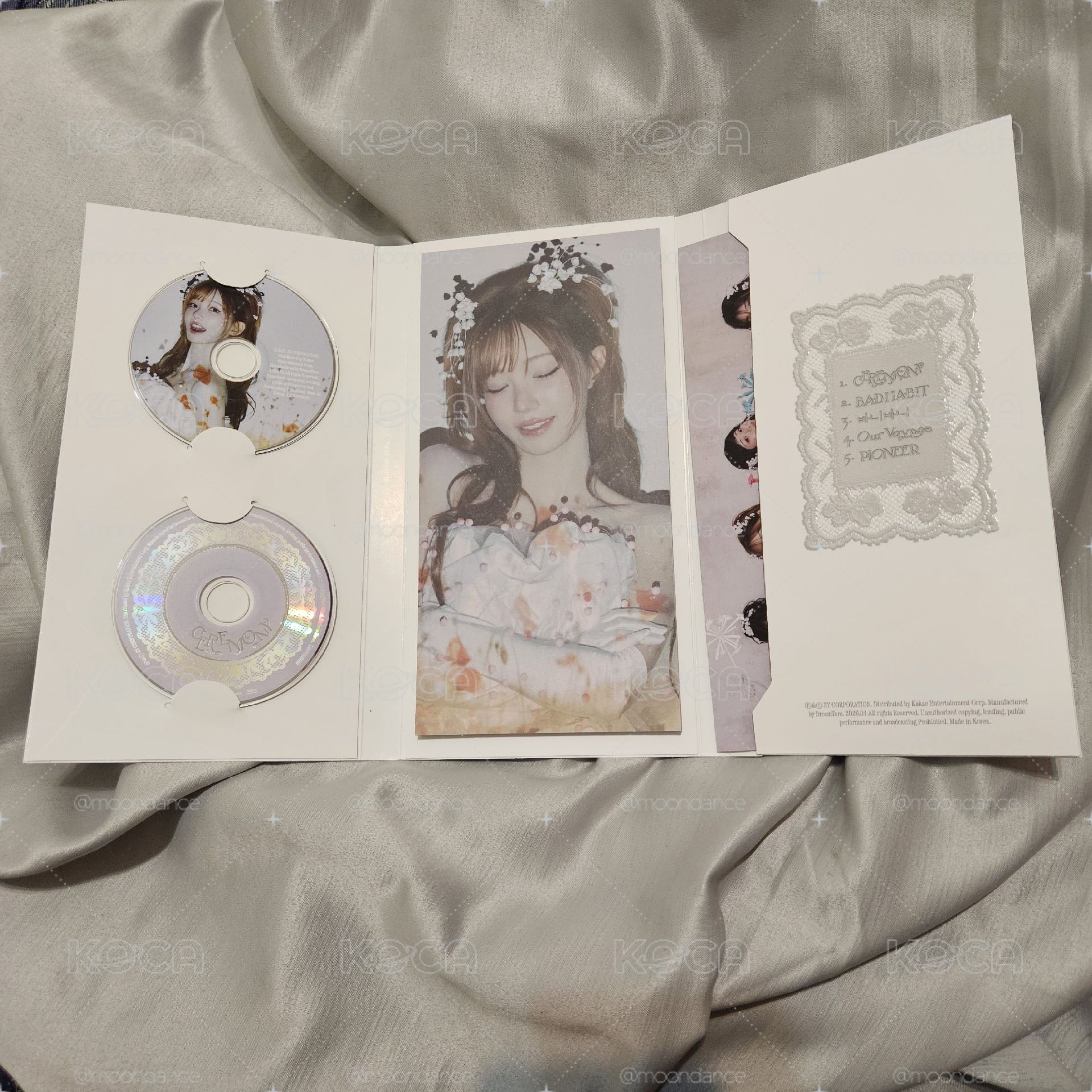 QWER 迷四 專輯 塔 單封 空專，小卡以外都有，近全新，無瑕疵，Booklet Magenta ver.