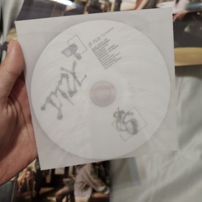 ITZY GWBG 專輯 空專，僅含寫真書+海報+CD，Photo book ver.