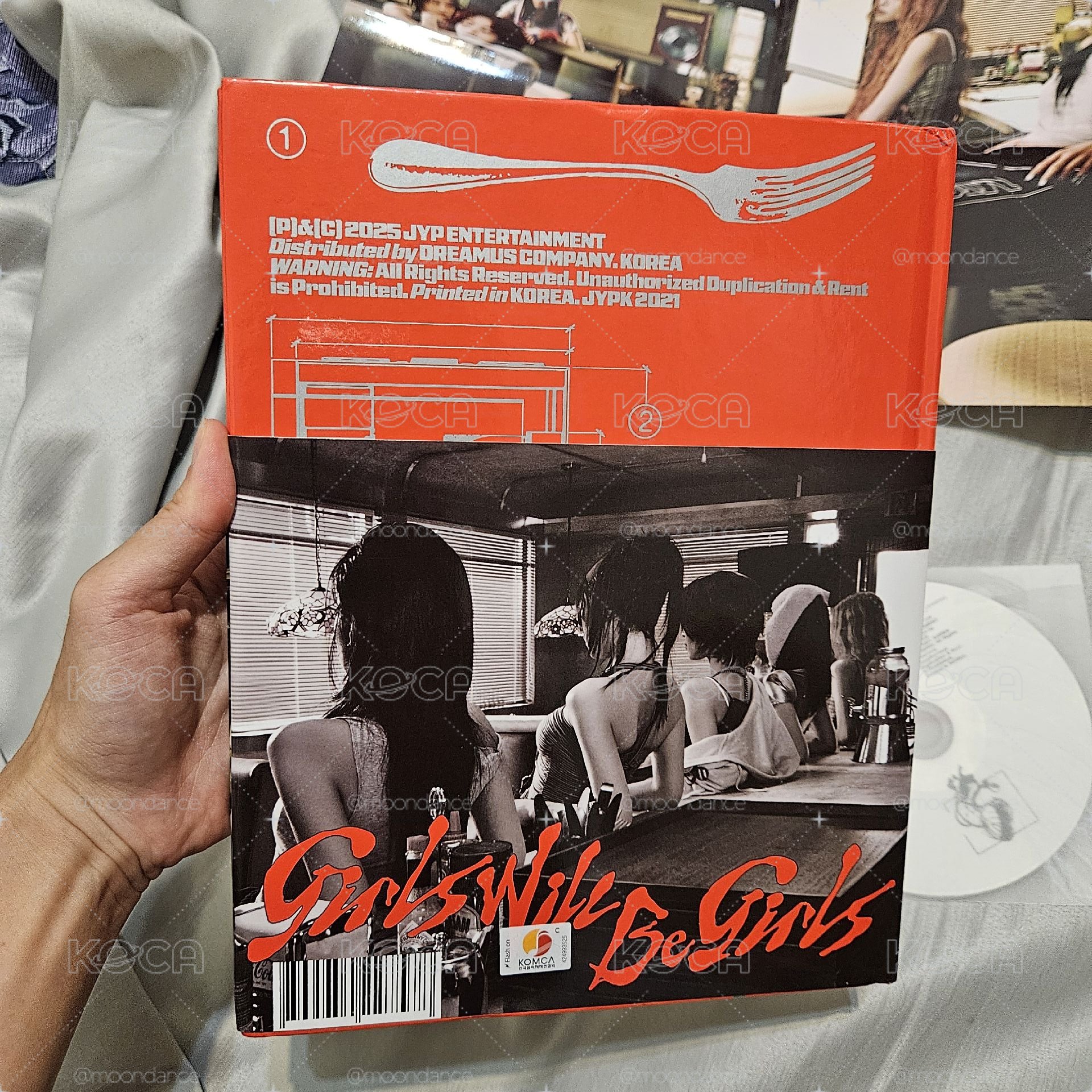 ITZY GWBG 專輯 空專，僅含寫真書+海報+CD，Photo book ver.