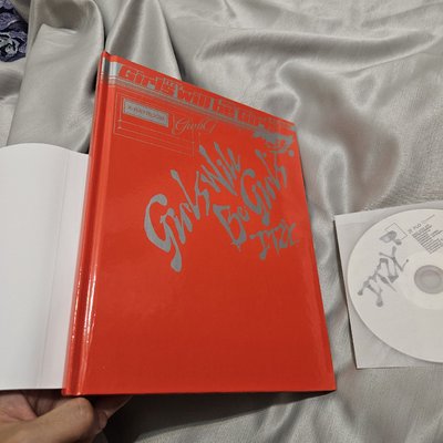 ITZY GWBG 專輯 空專，僅含寫真書+海報+CD，Photo book ver.