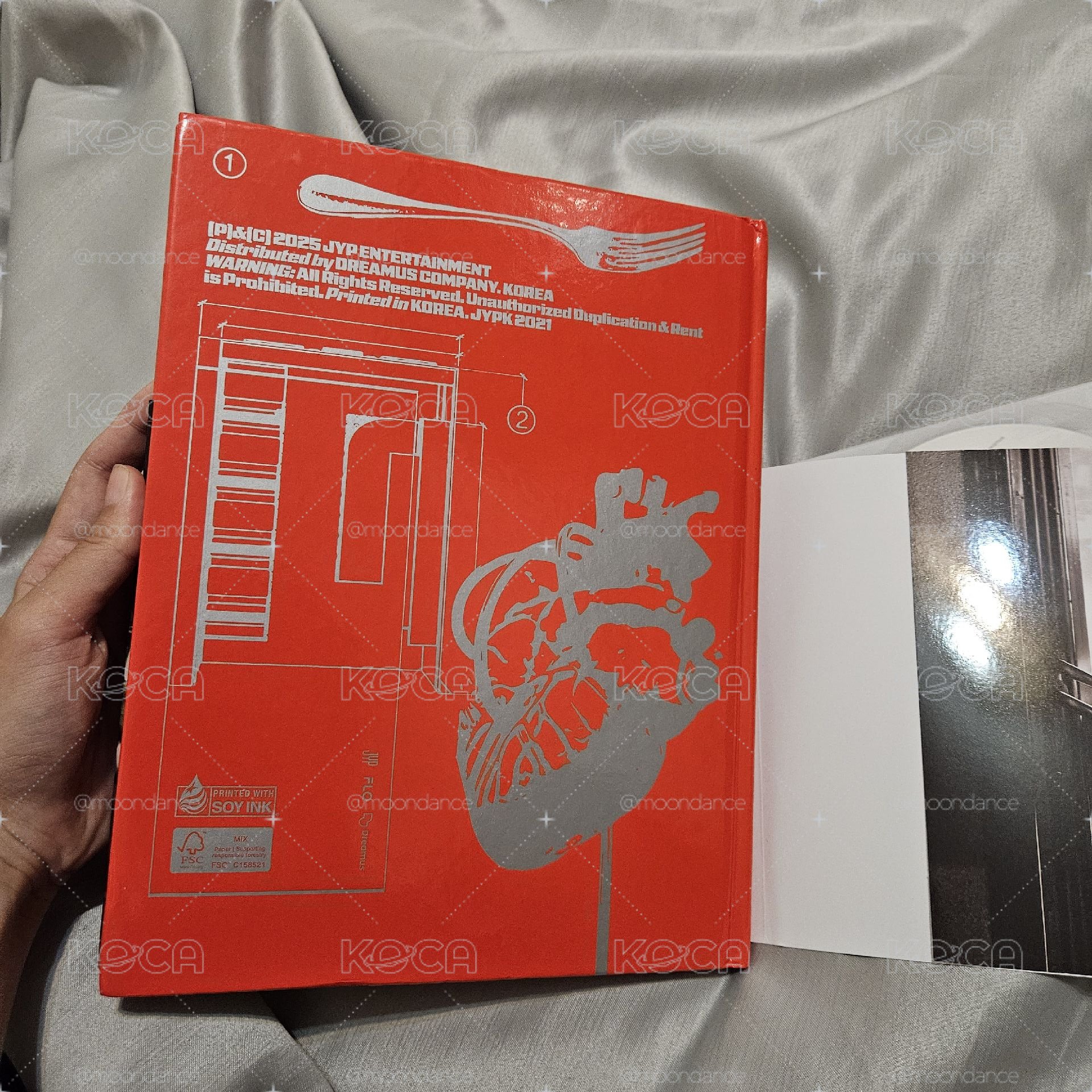 ITZY GWBG 專輯 空專，僅含寫真書+海報+CD，Photo book ver.