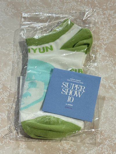 圭圭襪子+始源證件照
