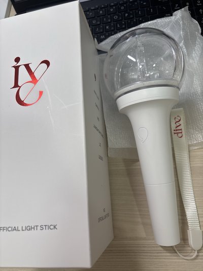 二手 ive一代手燈 盒子有韓居的貼紙