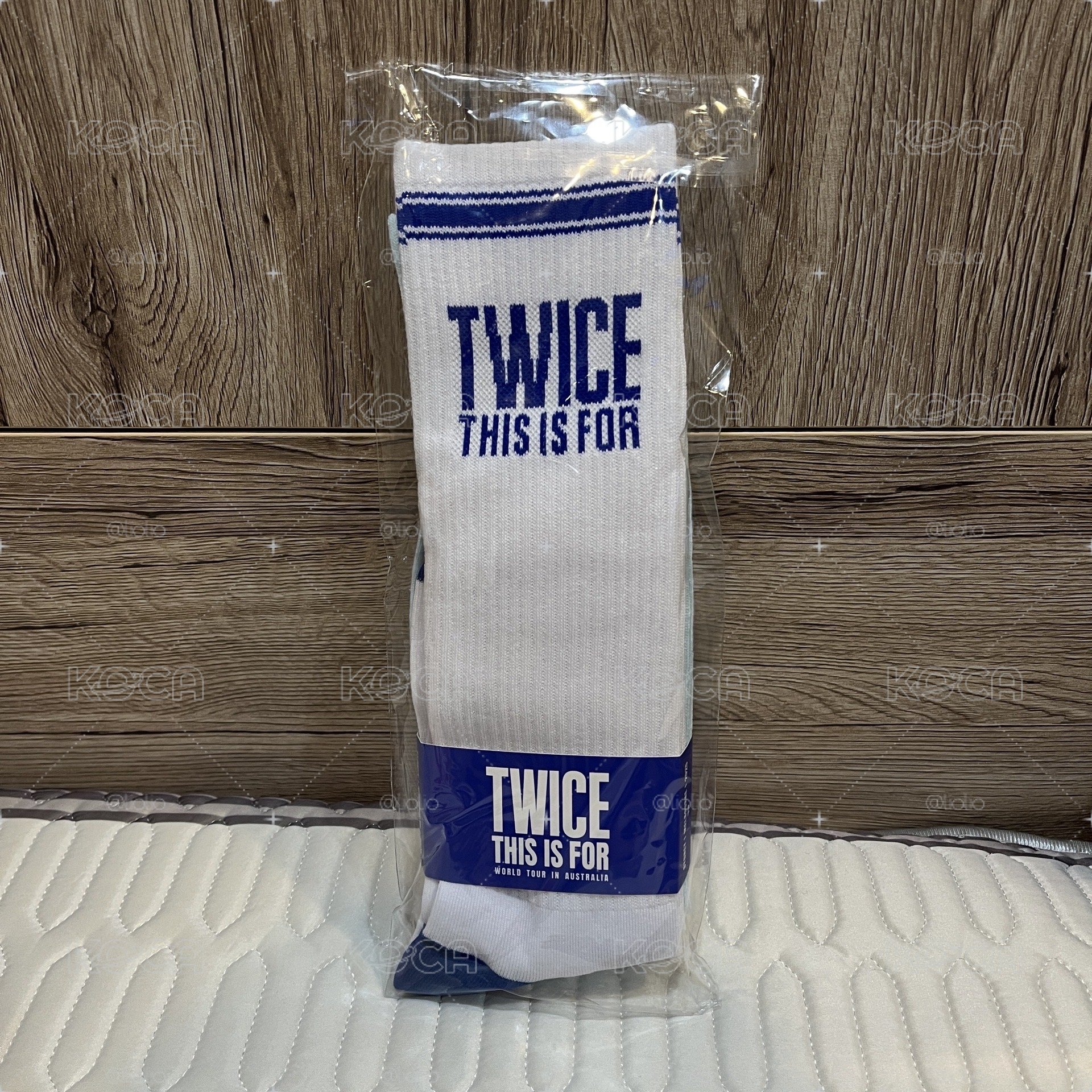 TWICE 六巡澳洲場VIP禮 中長襪 兩雙一組